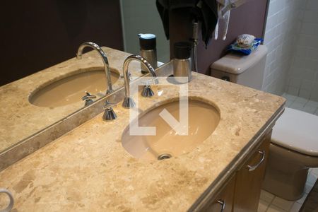 Apartamento à venda com 120m², 3 quartos e 2 vagas Apartamento à venda com 120m², 3 quartos e 2 vagasBanheiro