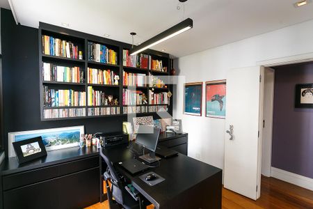 Apartamento à venda com 120m², 3 quartos e 2 vagas Apartamento à venda com 120m², 3 quartos e 2 vagasEscritório