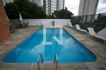 Apartamento à venda com 120m², 3 quartos e 2 vagas Apartamento à venda com 120m², 3 quartos e 2 vagasÁrea comum - Piscina