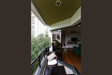 Varanda de apartamento à venda com 3 quartos, 120m² em Vila Suzana, São Paulo