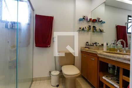 Apartamento à venda com 120m², 3 quartos e 2 vagas Apartamento à venda com 120m², 3 quartos e 2 vagasBanheiro da Suíte