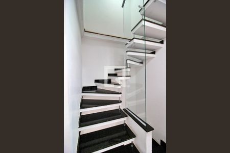 Escada de casa de condomínio à venda com 3 quartos, 150m² em Vila Metalúrgica, Santo André
