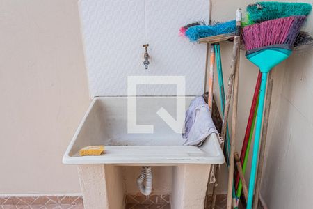 Casa à venda com 270m², 4 quartos e 2 vagas Casa à venda com 270m², 4 quartos e 2 vagasÁrea de serviço e quintal