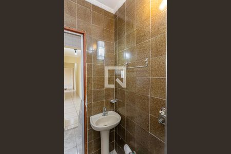 Casa à venda com 270m², 4 quartos e 2 vagas Casa à venda com 270m², 4 quartos e 2 vagasBanheiro