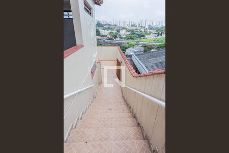 Casa à venda com 270m², 4 quartos e 2 vagas Casa à venda com 270m², 4 quartos e 2 vagasCorredor