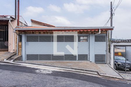 Casa à venda com 270m², 4 quartos e 2 vagas Casa à venda com 270m², 4 quartos e 2 vagasFachada