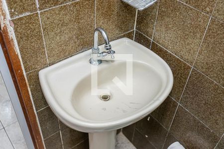 Casa à venda com 270m², 4 quartos e 2 vagas Casa à venda com 270m², 4 quartos e 2 vagasBanheiro