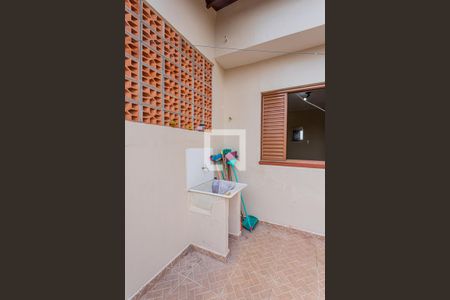 Casa à venda com 270m², 4 quartos e 2 vagas Casa à venda com 270m², 4 quartos e 2 vagasÁrea de serviço e quintal