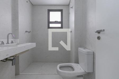 Apartamento à venda com 192m², 3 quartos e 4 vagasBanheiro da Suíte 1