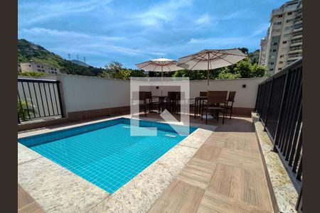 Apartamento à venda com 70m², 2 quartos e 1 vagaÁrea comum - Piscina