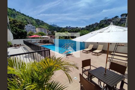 Apartamento à venda com 70m², 2 quartos e 1 vagaÁrea comum - Piscina