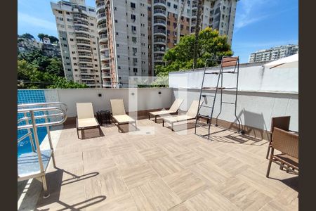 Apartamento à venda com 70m², 2 quartos e 1 vagaÁrea comum - Piscina