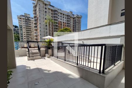 Apartamento à venda com 70m², 2 quartos e 1 vagaÁrea comum - Piscina