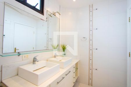 Apartamento à venda com 170m², 4 quartos e 3 vagas Apartamento à venda com 170m², 4 quartos e 3 vagasBanheiro do quarto 1