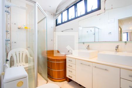 Apartamento à venda com 170m², 4 quartos e 3 vagas Apartamento à venda com 170m², 4 quartos e 3 vagasBanheiro do quarto 1