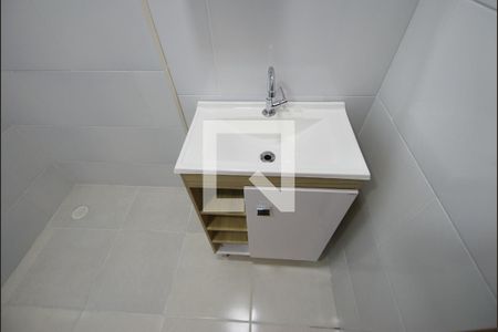 Banheiro de kitnet/studio para alugar com 1 quarto, 29m² em Jardim Aurelia, São Paulo