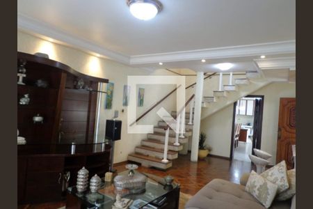 Casa à venda com 3 quartos, 226m² em Água Rasa, São Paulo