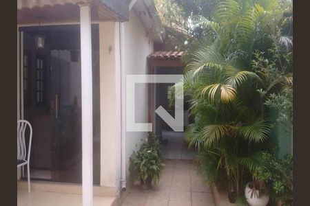 Casa à venda com 450m², 6 quartos e 2 vagasFoto 03