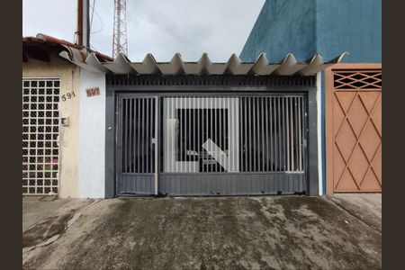 Casa à venda com 105m², 2 quartos e 2 vagasFachada