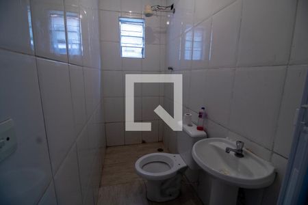 Banheiro de casa para alugar com 1 quarto, 55m² em Jardim Inga, São Paulo