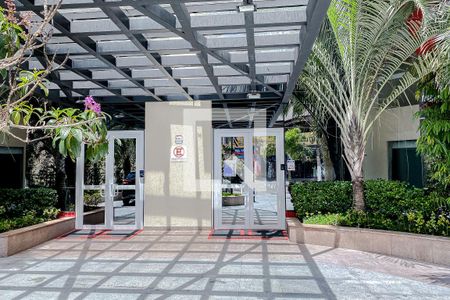 Studio para alugar com 42m², 1 quarto e 1 vaga Studio para alugar com 42m², 1 quarto e 1 vagaFachada