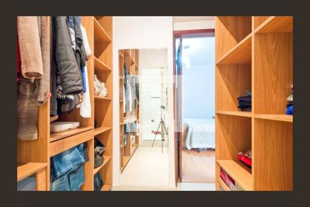 Casa para alugar com 2 quartos, 210m² em Vila Gumercindo, São Paulo