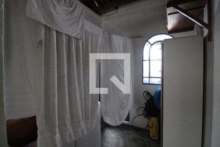 Casa para alugar com 180m², 2 quartos e 1 vagaÁrea de serviço 