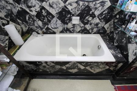 Casa para alugar com 180m², 2 quartos e 1 vagaBanheiro - banheira