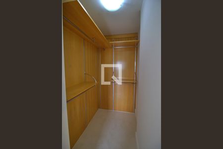 Apartamento à venda com 134m², 3 quartos e 3 vagas Apartamento à venda com 134m², 3 quartos e 3 vagasCloset da Suíte 3