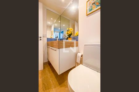 Apartamento à venda com 185m², 4 quartos e 3 vagasBanheiro Suíte 2