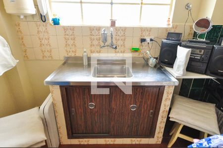 Casa à venda com 173m², 2 quartos e 7 vagasQuarto Fundos