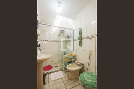 Casa à venda com 210m², 3 quartos e 2 vagas Casa à venda com 210m², 3 quartos e 2 vagasBanheiro social