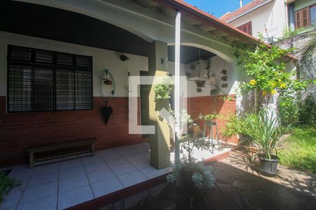 Casa à venda com 210m², 3 quartos e 2 vagas Casa à venda com 210m², 3 quartos e 2 vagasPatio