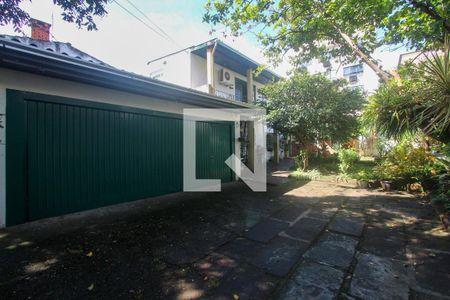 Casa à venda com 210m², 3 quartos e 2 vagas Casa à venda com 210m², 3 quartos e 2 vagasPatio