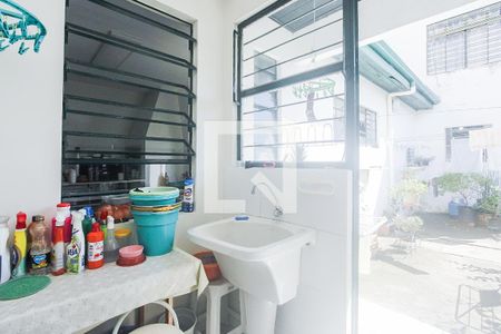 Casa à venda com 210m², 3 quartos e 2 vagas Casa à venda com 210m², 3 quartos e 2 vagasArea de serviço