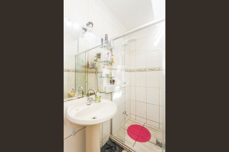 Casa à venda com 210m², 3 quartos e 2 vagas Casa à venda com 210m², 3 quartos e 2 vagasBanheiro social