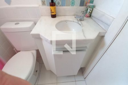 Apartamento à venda com 63m², 2 quartos e 4 vagasDetalhe do banheiro