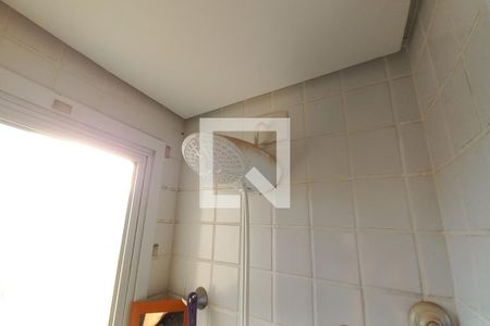 Apartamento à venda com 63m², 2 quartos e 4 vagasDetalhe do Banheiro da Suite