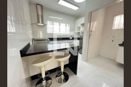 Casa de condomínio à venda com 230m², 3 quartos e 2 vagasFoto 01