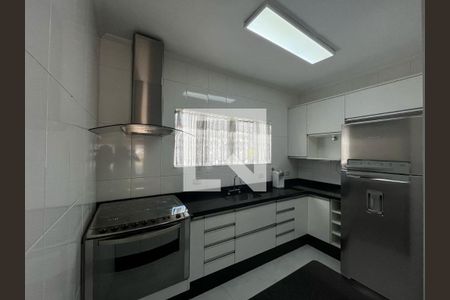 Casa de condomínio à venda com 230m², 3 quartos e 2 vagasFoto 01