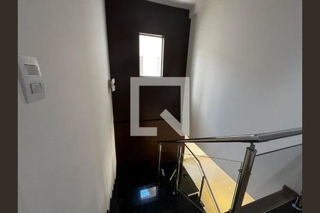 Casa de condomínio à venda com 230m², 3 quartos e 2 vagasFoto 01