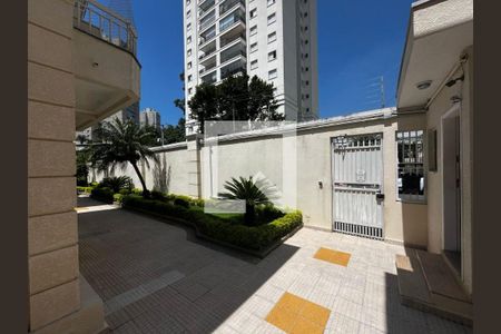 Casa de condomínio à venda com 230m², 3 quartos e 2 vagasFoto 01