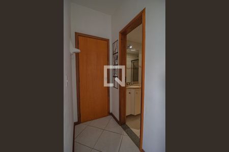 Apartamento para alugar com 80m², 2 quartos e 1 vaga Apartamento para alugar com 80m², 2 quartos e 1 vagaBanheiro Corredor