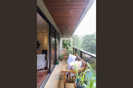 Sacada de apartamento à venda com 3 quartos, 155m² em Sumaré, São Paulo