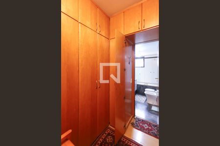 Apartamento à venda com 155m², 3 quartos e 2 vagasCloset da suíte 2