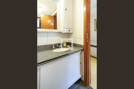 Apartamento à venda com 155m², 3 quartos e 2 vagasBanheiro da Suíte 1