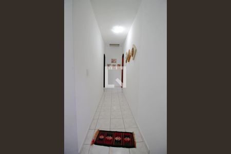 Casa à venda com 150m², 2 quartos e 2 vagas Casa à venda com 150m², 2 quartos e 2 vagasCorredor