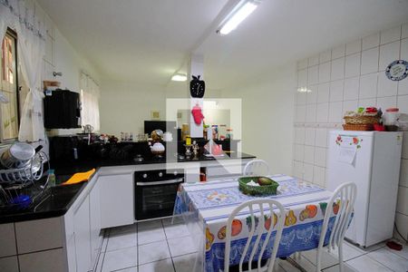 Casa à venda com 150m², 2 quartos e 2 vagas Casa à venda com 150m², 2 quartos e 2 vagasCozinha