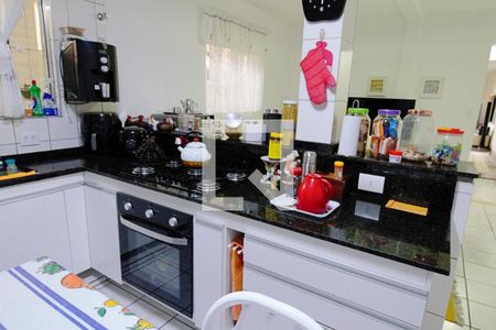 Casa à venda com 150m², 2 quartos e 2 vagas Casa à venda com 150m², 2 quartos e 2 vagasCozinha