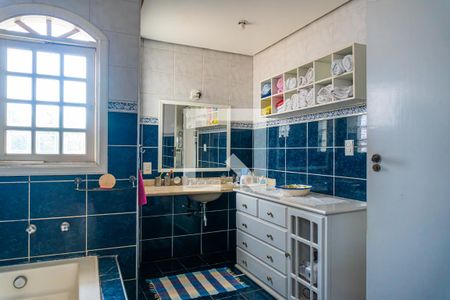 Casa à venda com 250m², 4 quartos e 3 vagasBanheiro da Suíte